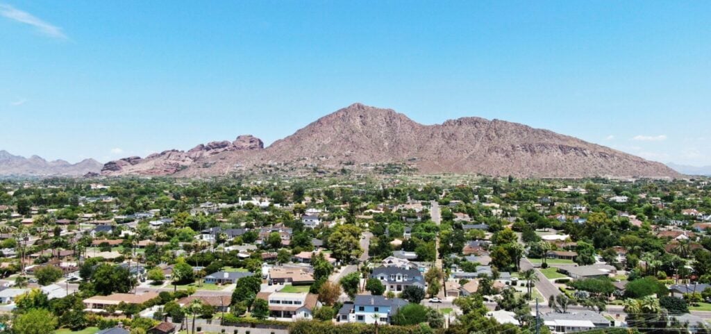 chris-tingom-BaDrWEr794Q-unsplash-scaled-e1712441954285-2048×962